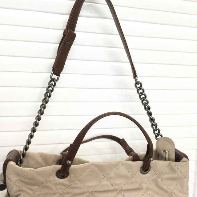 Chanel Hobo Bag – Chic To Chic Consignment